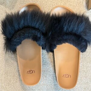 UGG Women's Black Fluffy Slippers